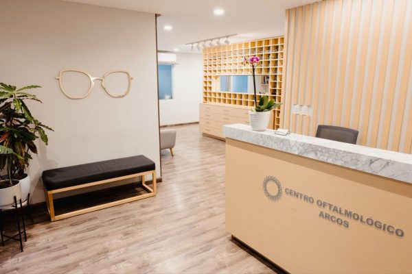 recepcion-centro-oftalmologico-arcos